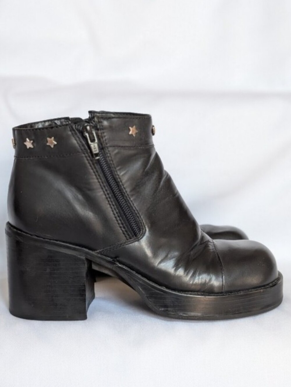 Harley-Davidson Women's Black Leather Ankle Boots Star Studs Side Zip Moto Sz 7